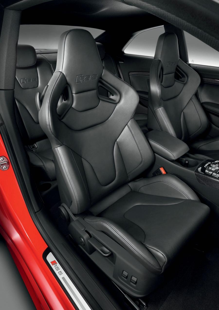 Интерьер Audi RS5 Coupe 2010 года  (WW) (фото 23 из 66)
